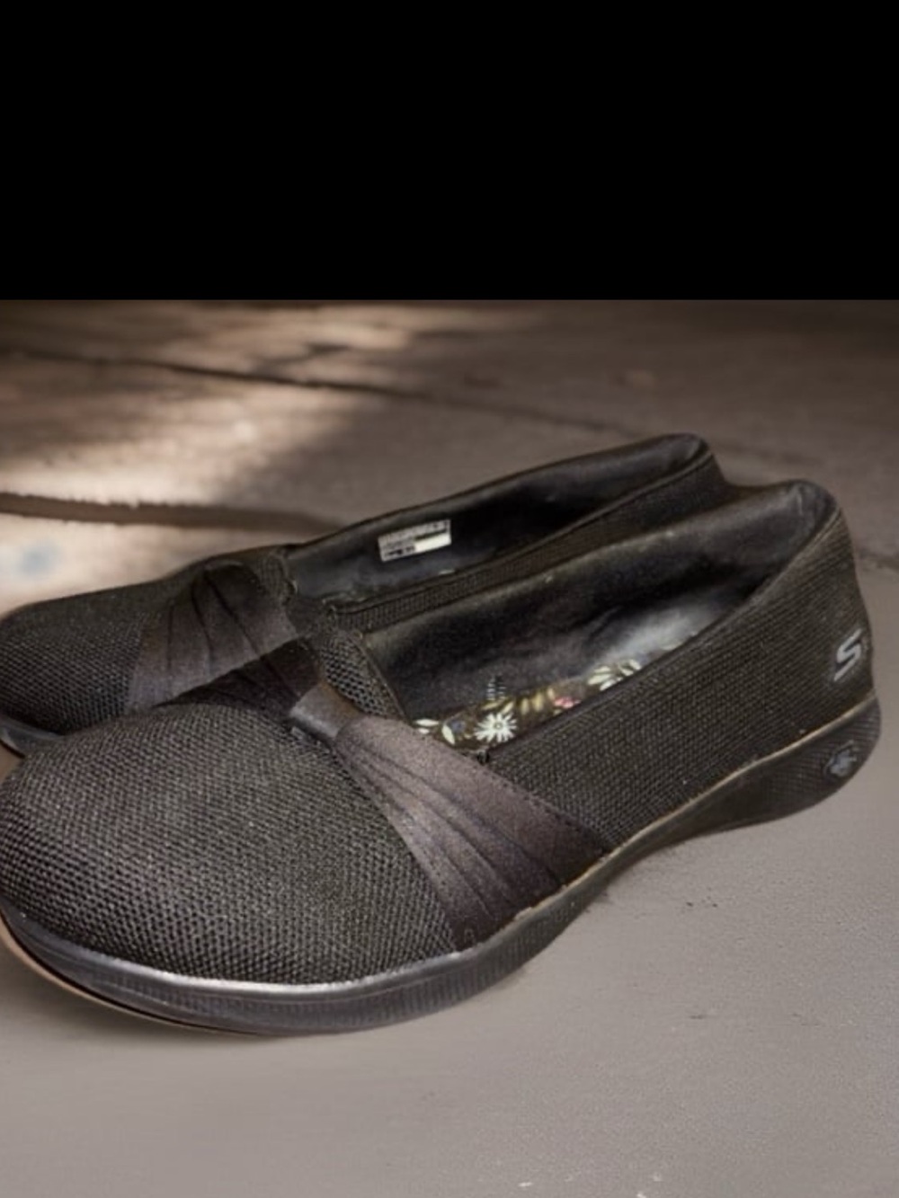 NWOT Skechers Goga Mat black slip-on ballet flats, Women’s size 9.5
